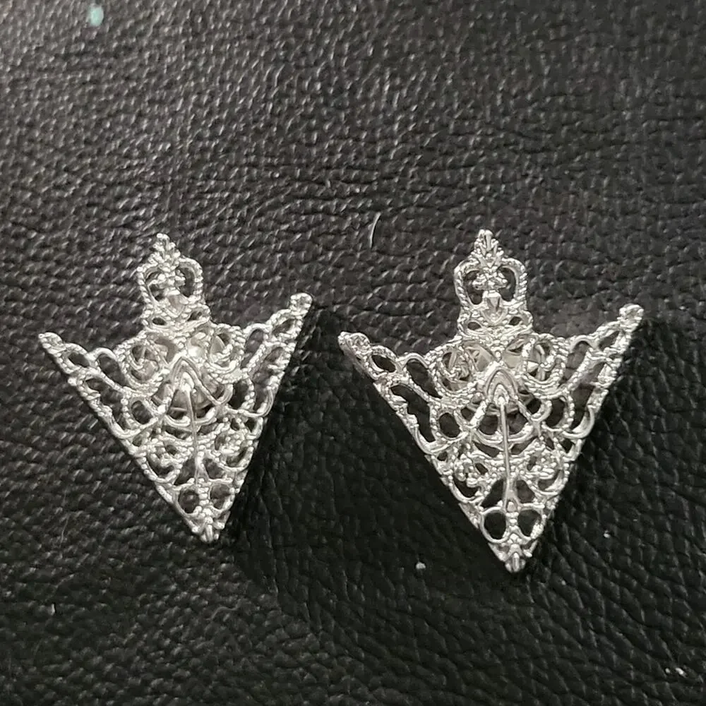 Western filigree collar tip silver tone  lapel pins